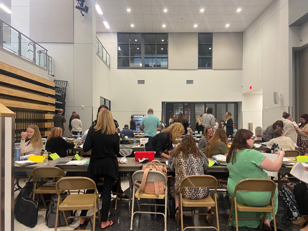 haleyfleegle's tweet photo. AASD New Staff Induction for 22-23! Thanks to everyone that made this week possible including all of our inductees! #gomtions https://t.co/XiSWDKjHSS