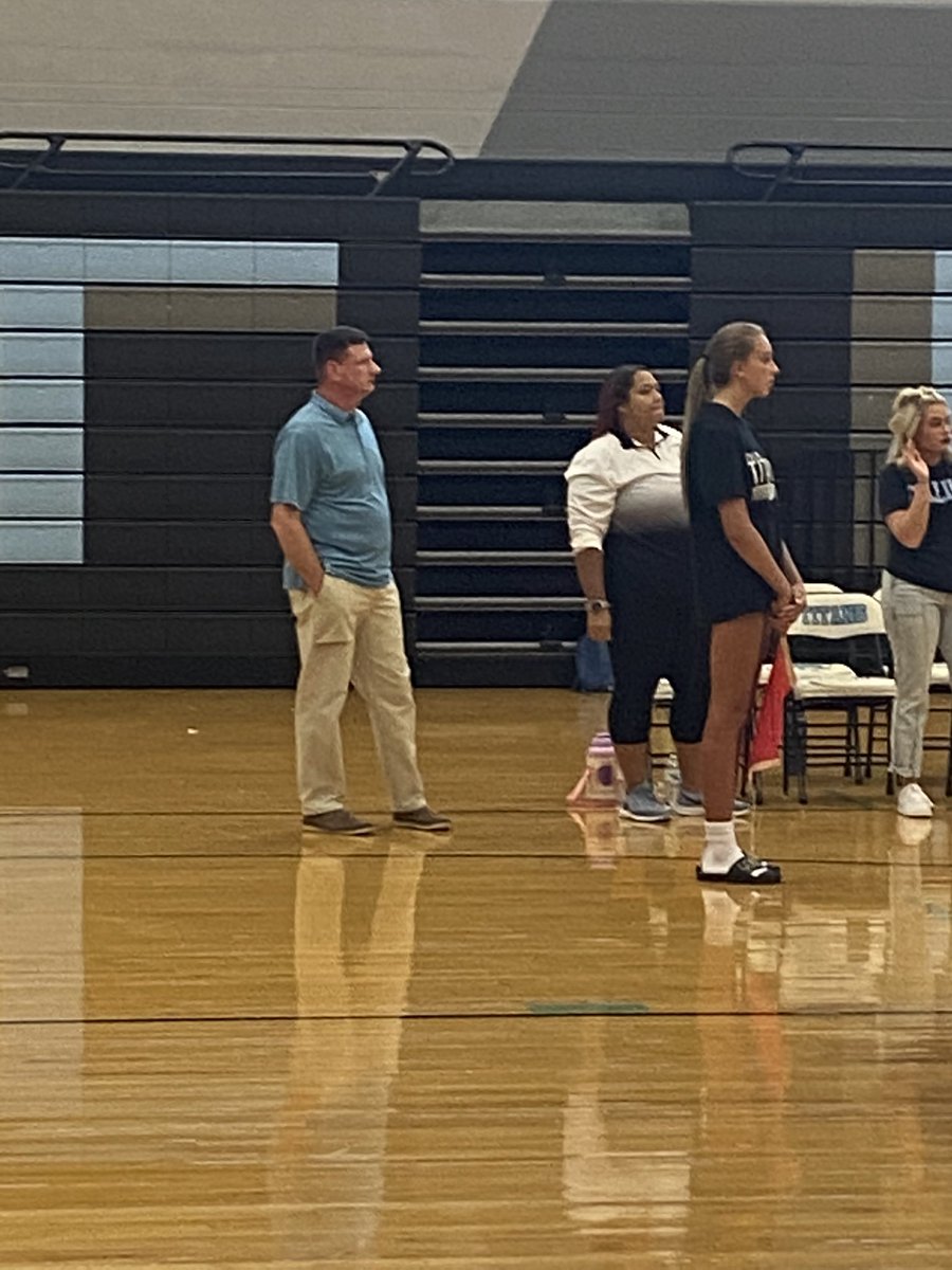 HYPETEAM_MLCHS's tweet photo. Volleyball team played amazing against Shelby tonight! 3-0 sweep! #TitansWin https://t.co/JaFFC1kPQB