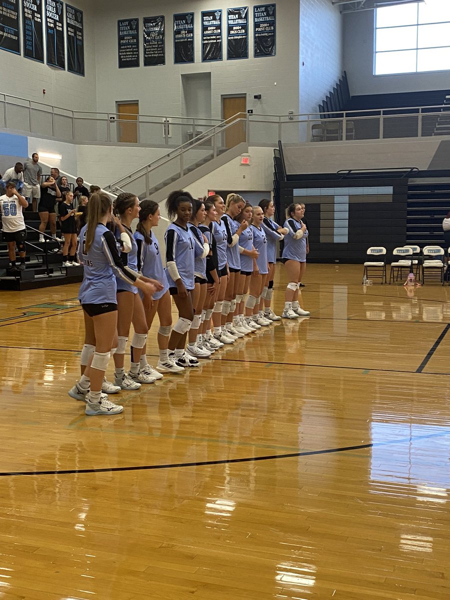HYPETEAM_MLCHS's tweet photo. Volleyball team played amazing against Shelby tonight! 3-0 sweep! #TitansWin https://t.co/JaFFC1kPQB