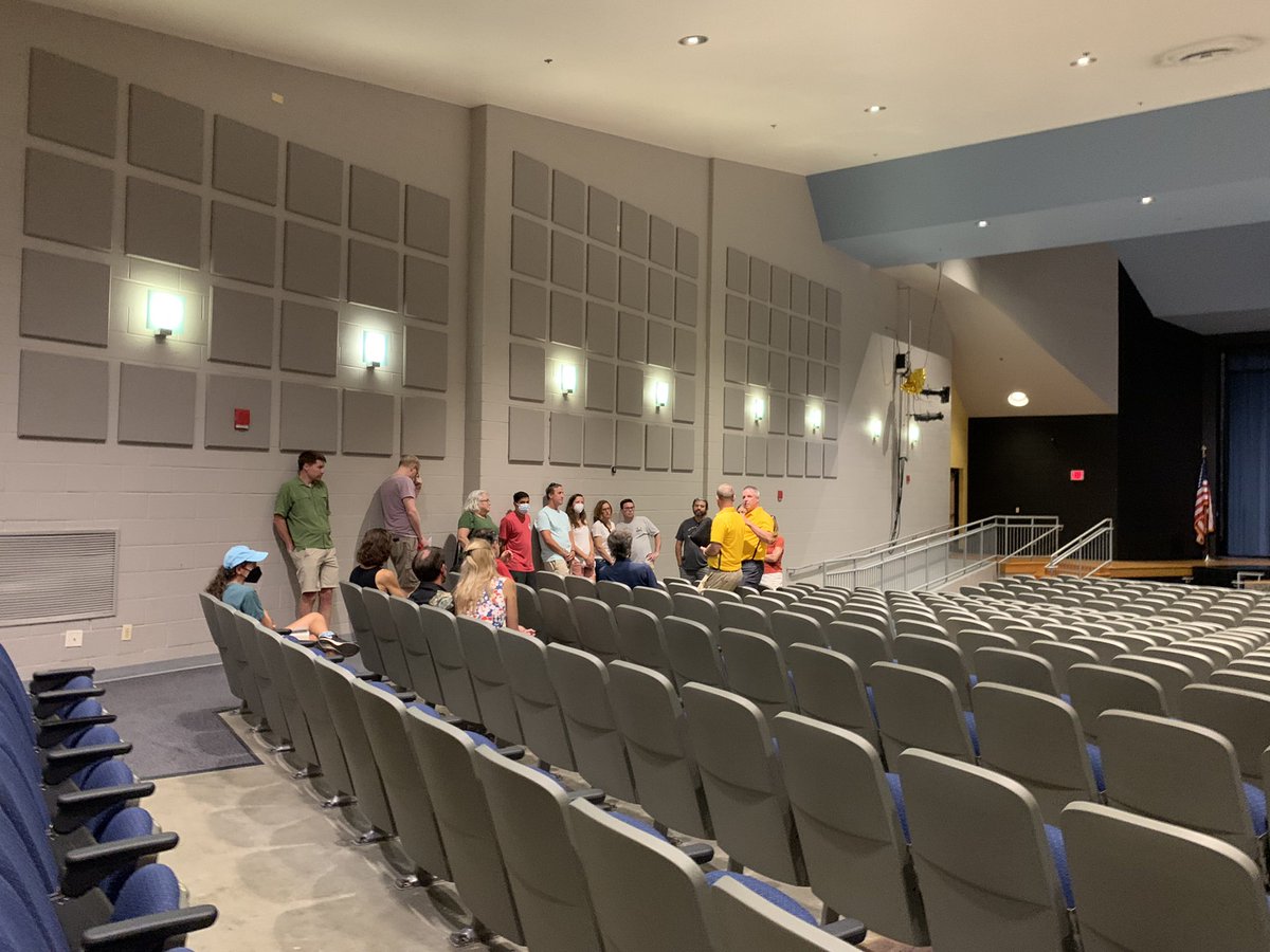 CoachTanyaRM's tweet photo. Popped in on meetings for  @rmfockey @RMGirlsSoccer @Bs_holli #RMXC @UriosteBrian @CoachWijeratne!! 🚀💛🖤♥️🚀 @RocketsSportsRM @RMHS_principal @Rocket__Nation @RMathleticboos1 https://t.co/eLpGpw8WQY