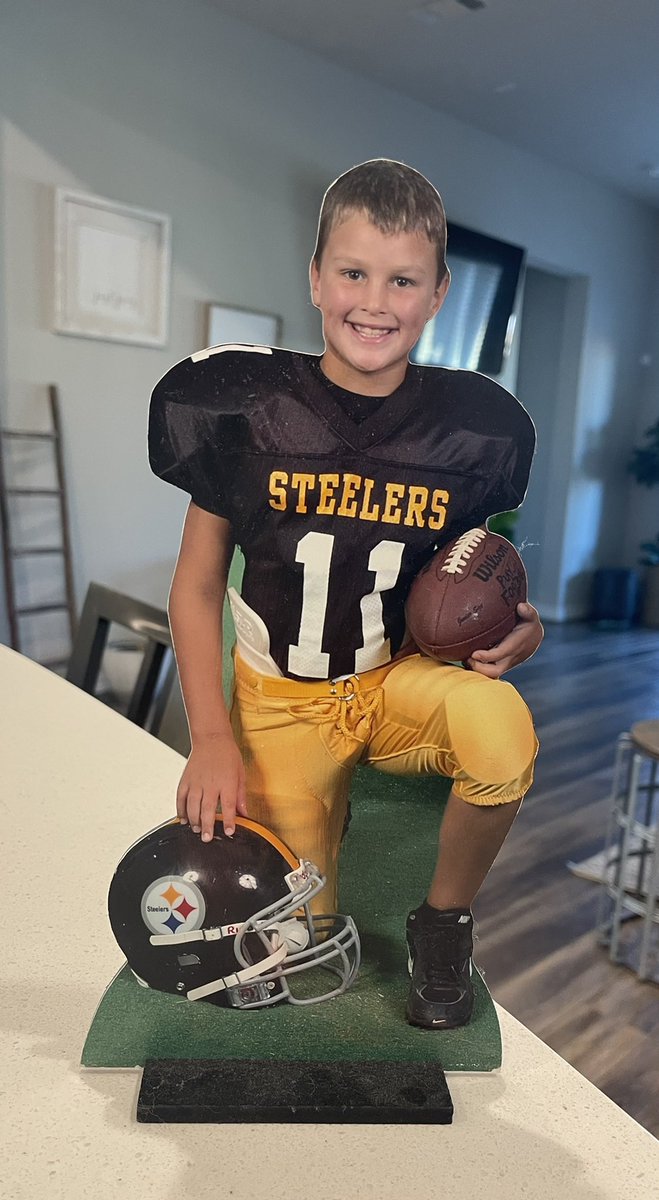 TXBAMOM's tweet photo. It’s been many years but I am excited to be a Steelers Mom again!! We are proud of you son!! https://t.co/N9nu1KDCqf