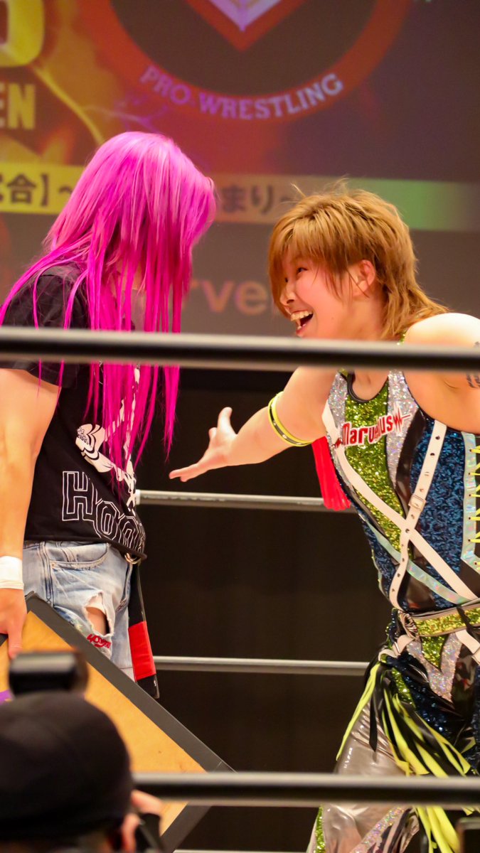Ko0289's tweet photo. #Marvelouspro 8月8日後楽園ホール大会、#KAORU 選手引退興行!
#彩羽匠 選手には再度振りかぶっての机片の洗礼を!机片が綺麗に貫通しました(°д° )!!
#KAORUさんありがとう #KAORUさんのすきなところ #WFIX https://t.co/ItlKi8SHrA