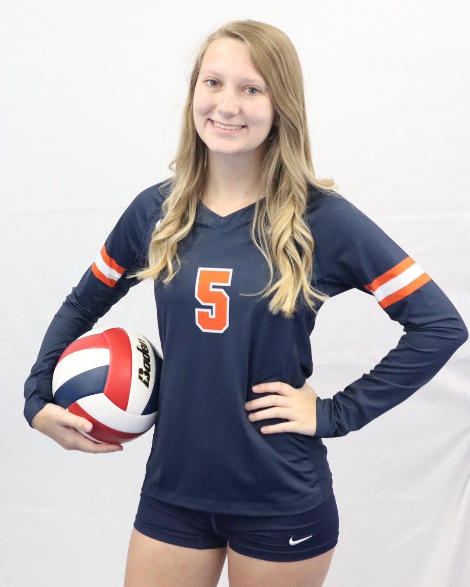 Jessica72363235's tweet photo. Media Day Pics 🧡💙🏐 Oh my mama heart!! It’s everything she’s worked for🥰 #GoBarons #5 https://t.co/j6dMm04Oyg