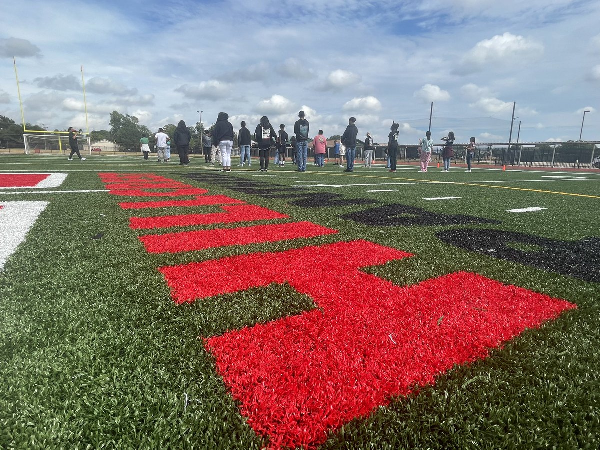 BandHillcrest's tweet photo. Hillcrest Panther Band is putting in the work! Getting ready for football season! #hillcrestband @PanthersHHS https://t.co/UgmiRGATDc