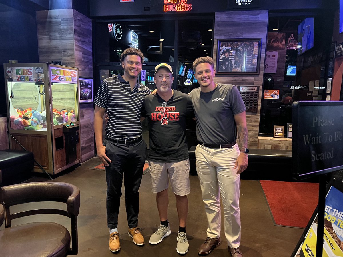 Great to catch up with these two PVHS basketball legends tonight!!  They both made me look great as a coach. Tough, loyal, hardworking, coachable, team first, great leaders. ⁦<a href="/cj_vanbeekum/">CJ</a>⁩ ⁦<a href="/EnoughCedd/">Ced©️</a>⁩