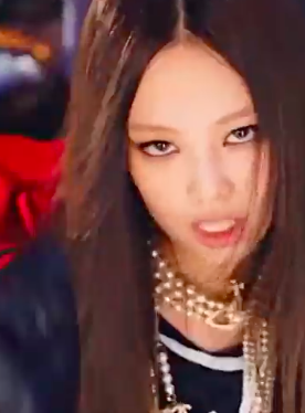 WORLDMUSICAWARD's tweet photo. #BLACKPINK's #JENNIE is killing it, trending at #2 WORLDWIDE on Twitter!💪💃✨🌟❤️‍🔥👑🖤💗 @BLACKPINK https://t.co/y8lhUy7ouS