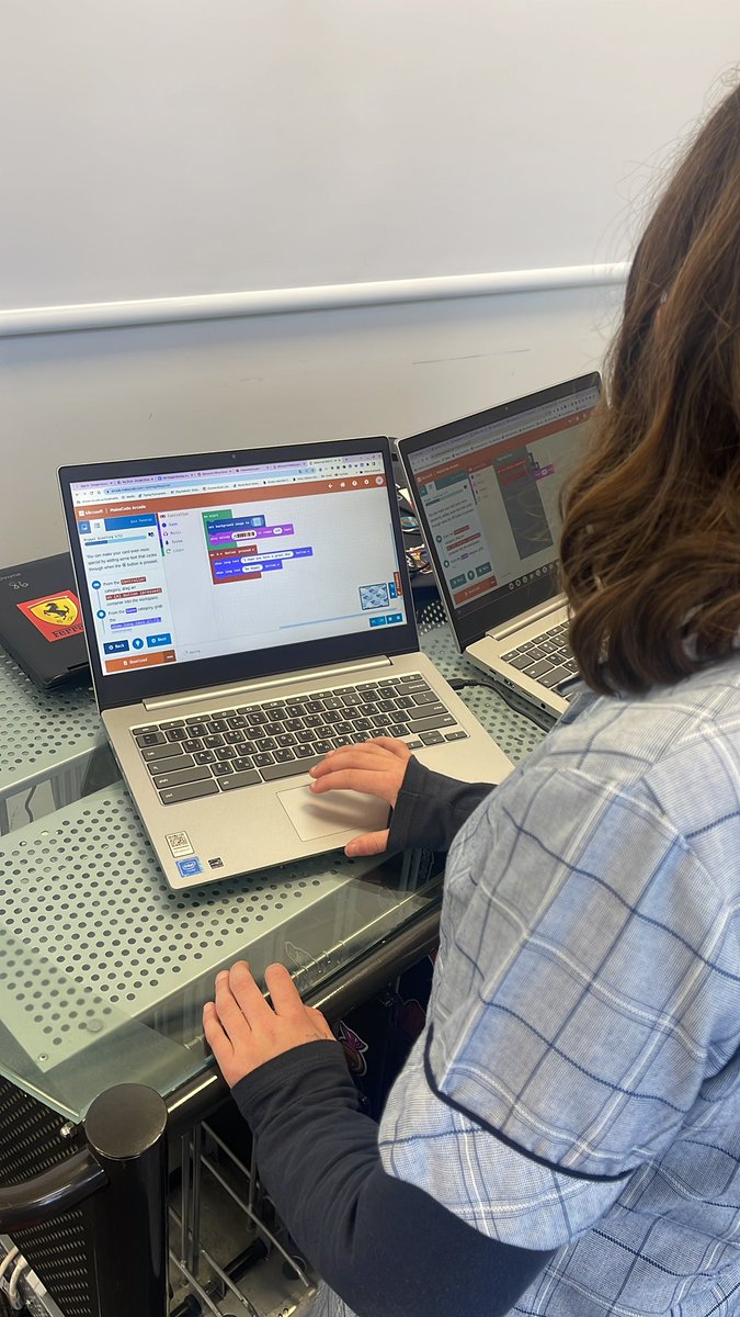 Little bit of <a href="/MSMakeCode/">Microsoft MakeCode</a> to finish off the week! <a href="/MicrosoftEDU/">Microsoft Education</a>