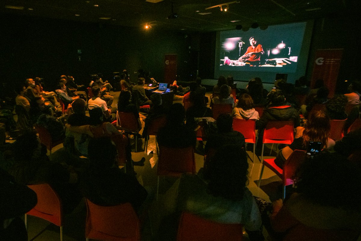 ccemx's tweet photo. 💥¡Llenazo una vez más en el #CCEMx para disfrutar de 3 regalos en forma de performance! La experiencia audiovisible en 3 actos de #Varela, la 2ª activación de la expo Ø{Exsis} con #F3Studio y la presentación del programa #DiferenciasEnredadas con #JSLach.https://t.co/GDNJXJ9Nk1 https://t.co/2HpnhkFyCQ
