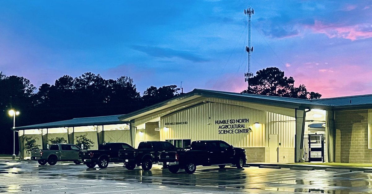 Kpangarakis_HTX's tweet photo. The new Humble ISD agricultural center is amazing! It is going to be such an exciting year for @HumbleISD_KPHS and @HumbleISD_KHS FFA students to have a new home for their animals! #FFAMom #WeAreKpark #HumbleISD https://t.co/RatXIT2T0V