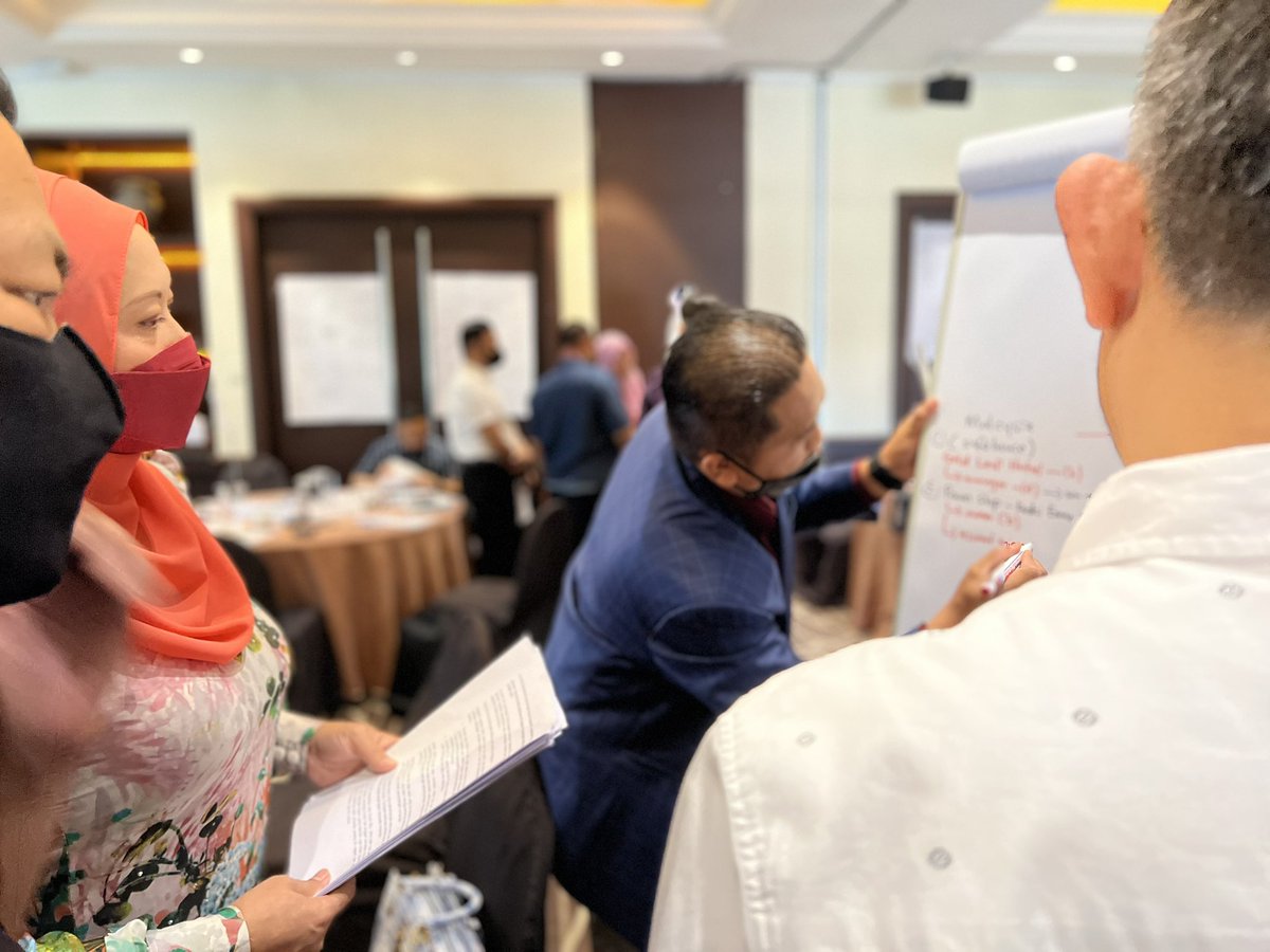 Syl_G13's tweet photo. After taking a “walk in refugees’ and migrants’ shoes”, investigations into #smuggling of migrants networks and SAR missions are underway in @UNODC_SEAP lead SOM by SEA training for Malaysian law enforcement agencies in Kota Kinabalu! Thanks to @CanadaFP for funding support! https://t.co/w30DsxRIpa