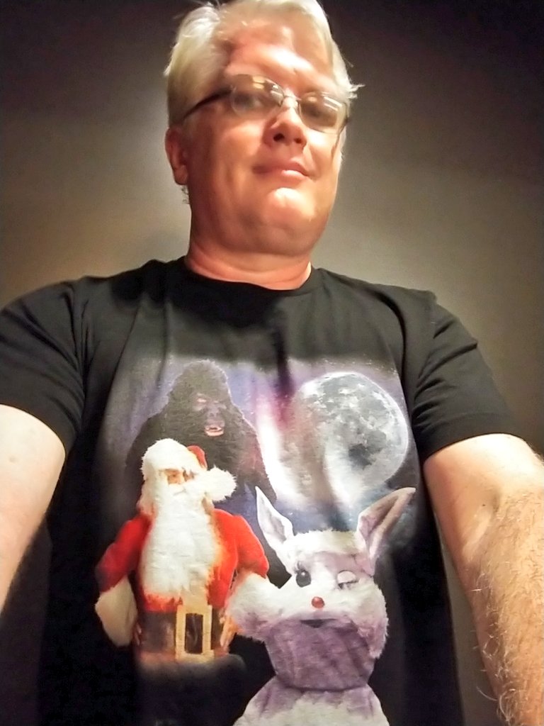 SammyHain's tweet photo. About to watch #RiffTraxLive with some loved ones. It's time for @RiffTrax ! #ReturnOfTheSwampThing https://t.co/AY9zHVtjLO