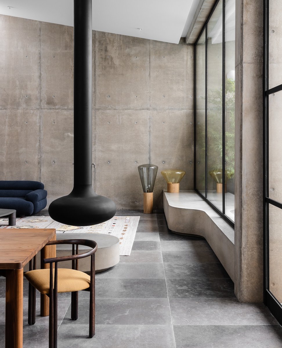 GraniteWorksAU's tweet photo. At the 2022 Australian Interior Design Awards, Rose Park House was awarded Best In State in the Residential Design category. 

Massive congratulations to studio gram 👏🙌🧡

⚒️ Featured Stone
Tiling: Pietra Grigio Limestone, Tumbled and Brushed https://t.co/gWqcyD3a6p