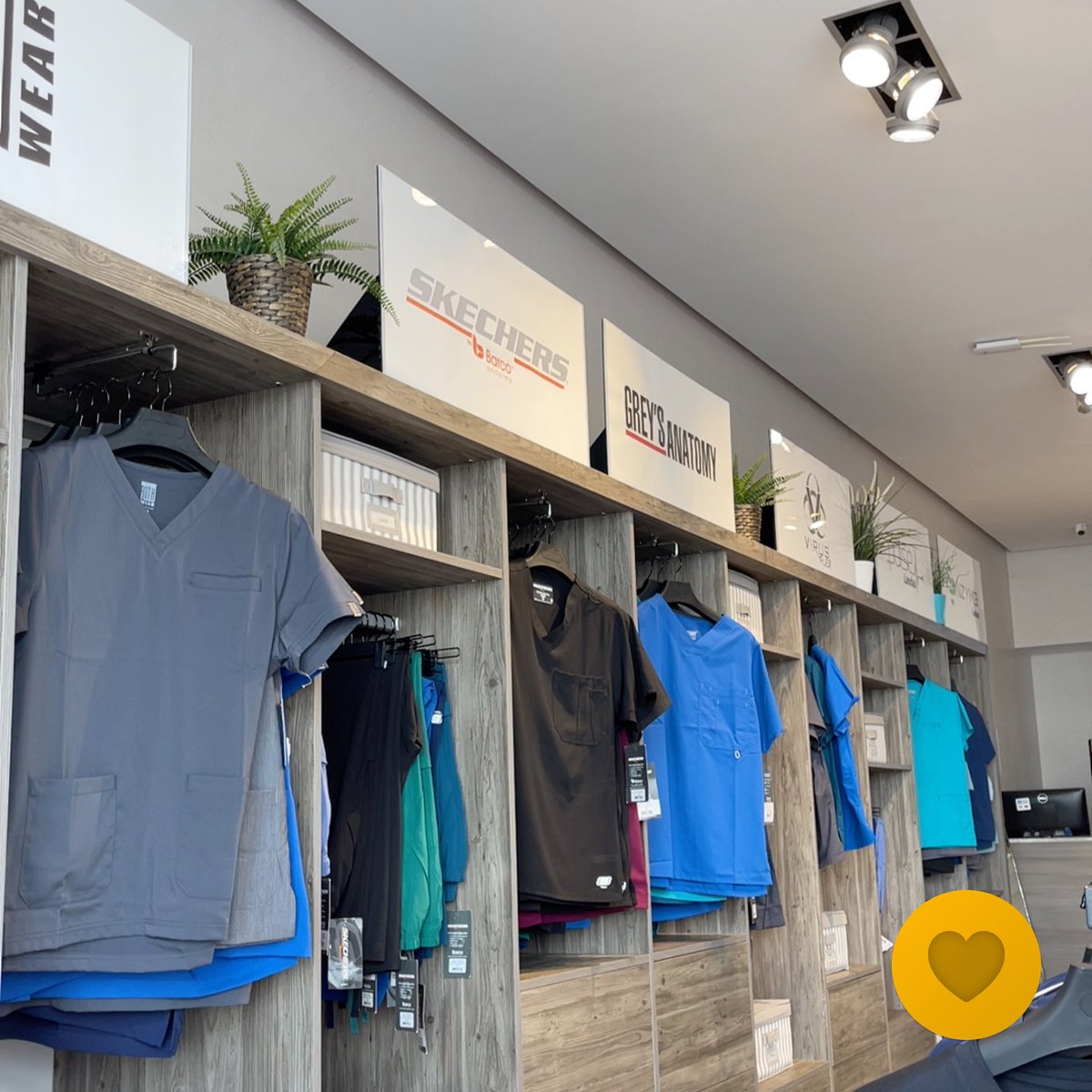 طَارق tweet media