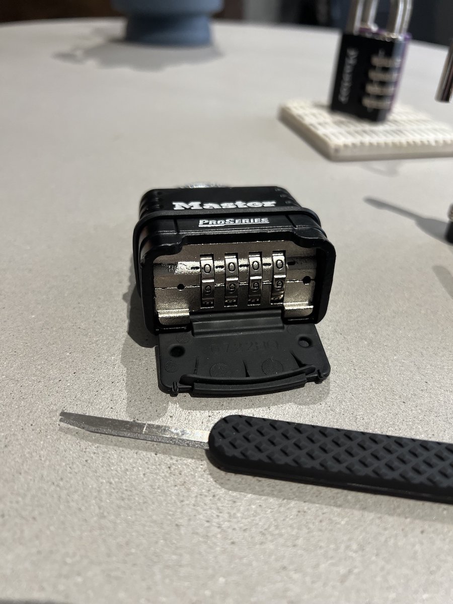 Can’t wait to get home. Dad just sent me this photo of a lock he bought! Someone (thanks Alex) brought one of these to Toool and we worked out a bypass. Now to practice!!! ❤️ #lockpicking #locksport #mosandboo <a href="/tooolAU/">TOOOL Australia 🇦🇺🦘🌏</a>