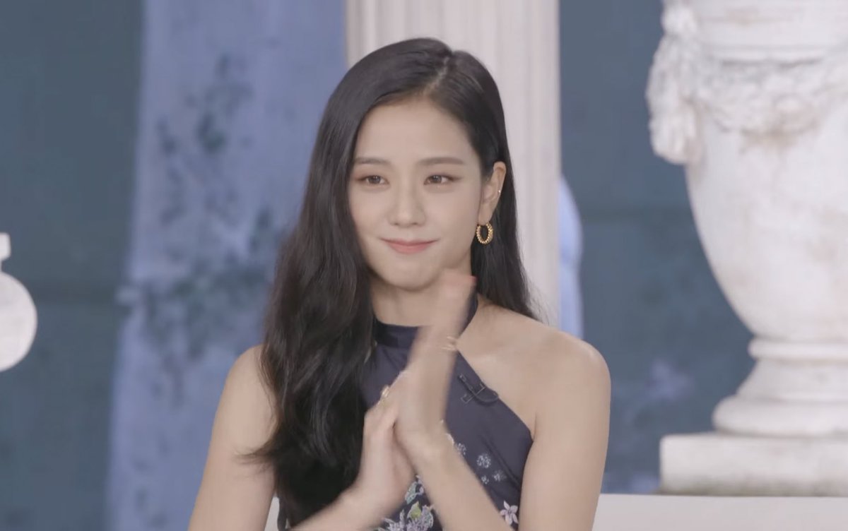 jisoo pics tweet media