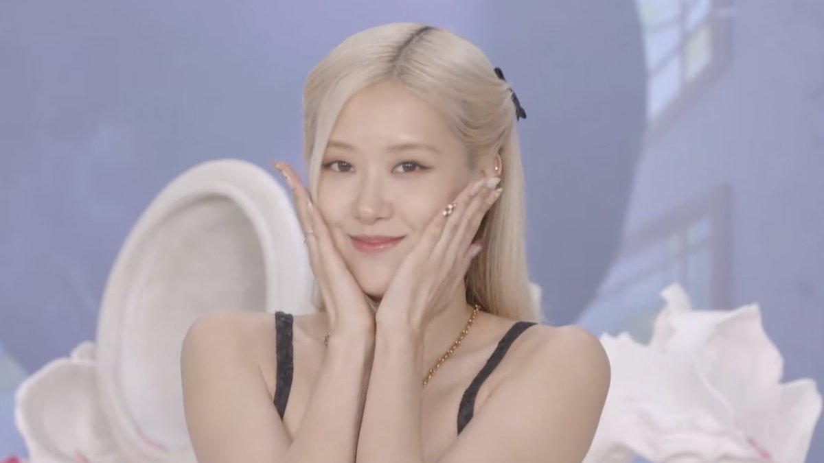 roseannepics's tweet photo. the prettiest rosé https://t.co/dRf1spHl7W