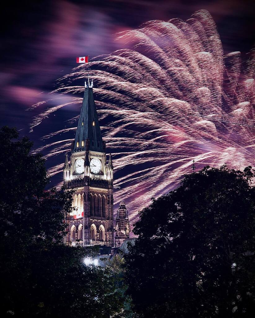 wow… it has been a while since my last post. Yesterday’s fireworks @grandsfeuxducasino 
_________

#ottawaphoto #ontariotravel #ottawatourism #igersottawa #raw_fireworks #discoverontario #narcityottawa #facesottawa #raw_nightshots  #fireworks🎆 🎆 #fir… instagr.am/p/ChbJspQDcgx/