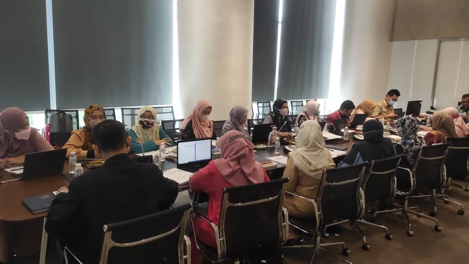 Mesyuarat Pelarasan dan Pengkelasan Aset yang dipengerusikan oleh KU UPPAK dan yang dihadiri oleh seksyen pendaftaran ,wakil MOF Bahagian  Pengurusan Aset Awam dan JANM  BPOPA (operasi perakaunan aset) dan PPPA (polisi perakaunan aset)  yang diadakan di Blok G  , JKR pada 18/8/22