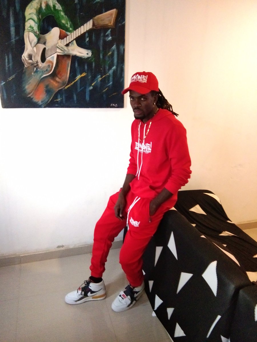 DmakeOne's tweet image. Adquira o teu fato da melhor marca D'MONE. Inf: 933267861