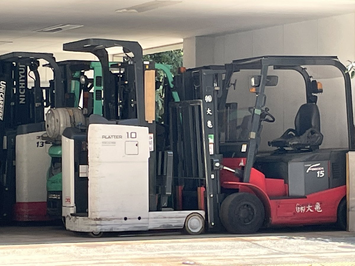 wawawa_0328's tweet image. 朝、停まっていたSL5ちゃんが居なくなってる！
オーナーさんが乗っていったのかなぁ？
お話をしたかったなぁ！
今日で此方を離れるからお話出来なくなっちゃう😭

 #クロスバイク
 #ロードバイク
 #SL5