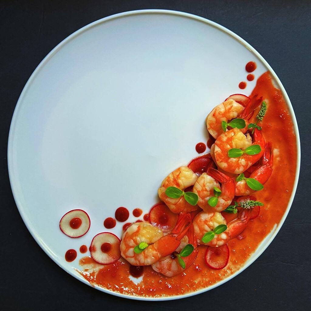 yeocancook's tweet photo. Butter Poached Shrimp, Cocktail Sauce, Sriracha Dots, Radishes, Sunflower Microgreens, Mint
#homecooking #sousvideshrimp #shrimp #prawns #butterpoached #cocktailsauce #microgreens #mintflower #mint #chefsplateform #chefsplating #chefsofinstagram #culin… https://t.co/NxliP5XQD2 https://t.co/hB33V4AXrG