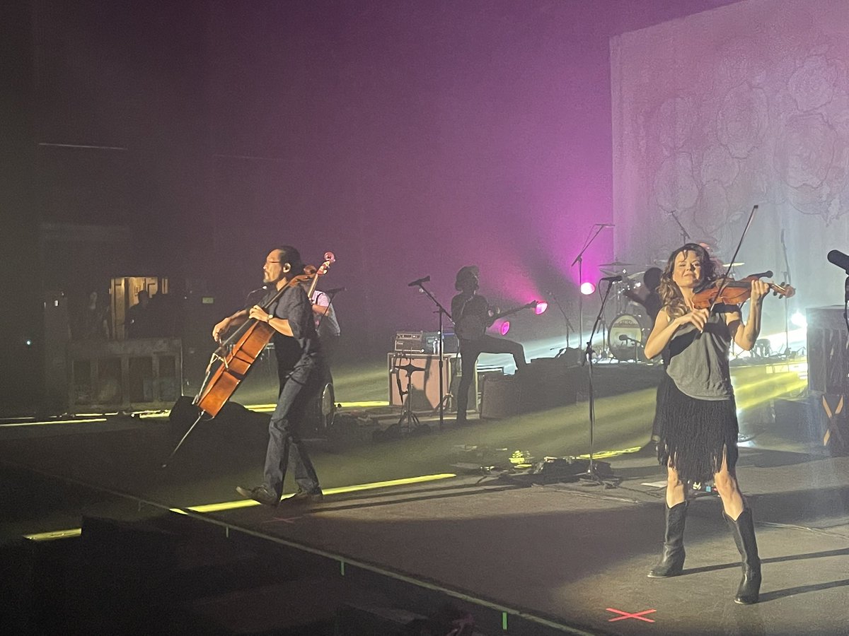 81chains's tweet photo. Last in-person show was 2 years, 11 months ago at this venue. Thank you @theavettbros for an amazing night! https://t.co/CxFWRZ6HS5
