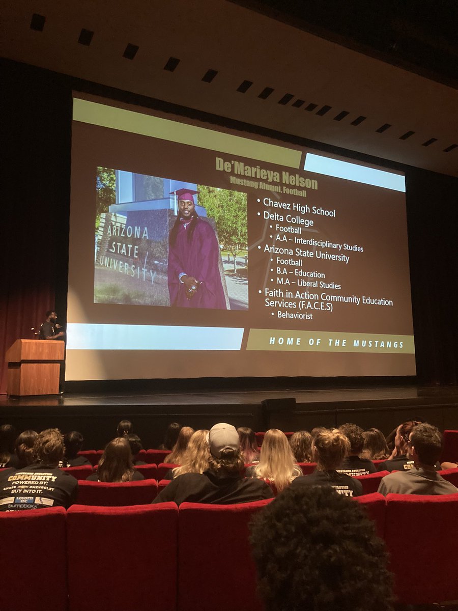CoachKimbleSJDC's tweet photo. Thank you @SJDCAthletics for supplying our guys with some fresh gear and putting on a great event tonight. We appreciate all you do! Also shoutout to all the key note speakers. Great start to a special year for all the Mustangs! #HeartHype @SJDCFootball https://t.co/1KbPGbavkj