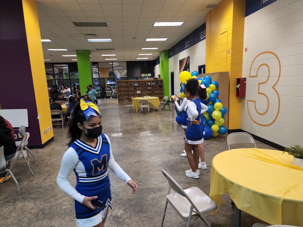 MrMaxwell1999's tweet photo. #tellodrones #ipads #telloedu #fpv #courseplot #cheerleaders #meettheteacher #STEAMLab #wearemarshall #catamountsdream #dreambig #HISD #HoustonISD #TEXAS #HxTX #apple @AppleEDU @DJIGlobal @DjiTello @dpvils @Todd_Rigney @DigitalPromise @HISDCTE #reinventtheclassroom https://t.co/XlkmyV3Uar