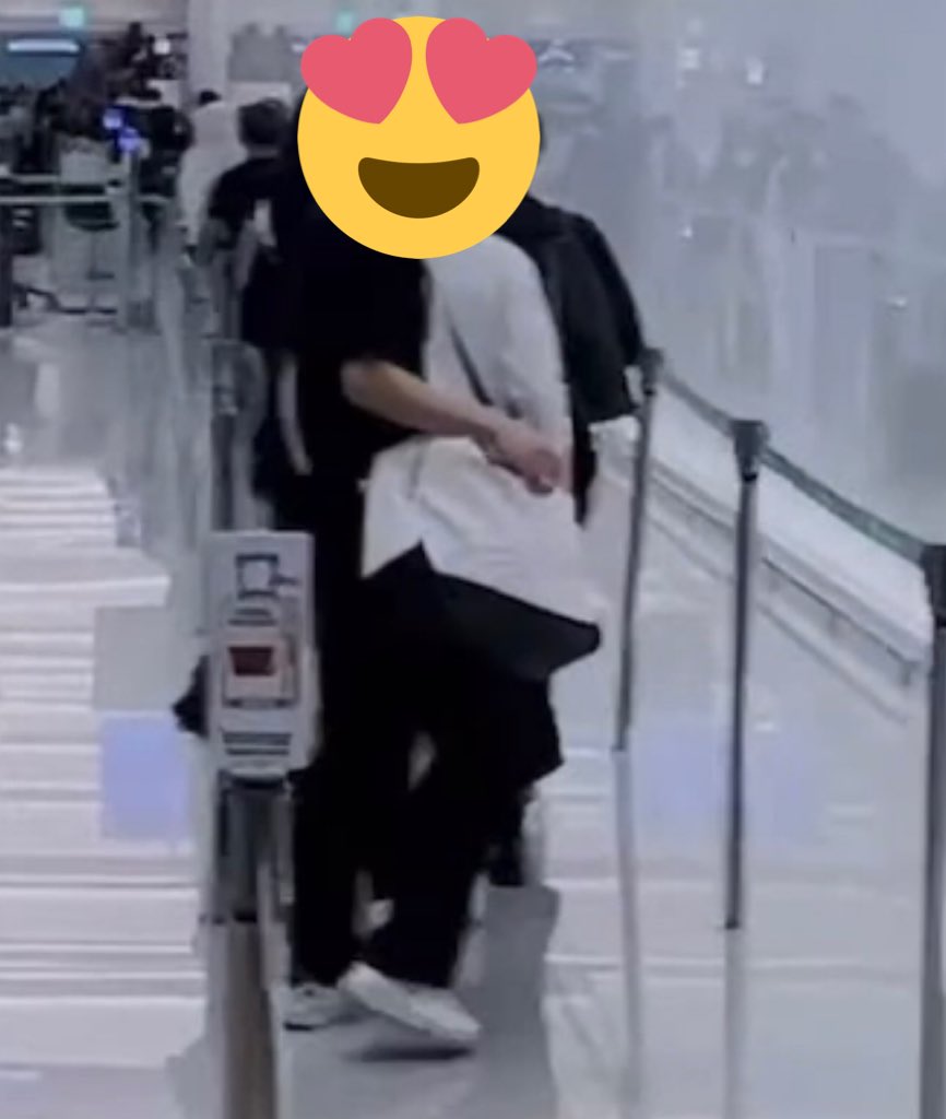 울 바리바리스타 가방 겁나 짝아져서 어카노... 이러고 생각하고 있는데 매니저분이 이미 챙겨가고 계심 아 。