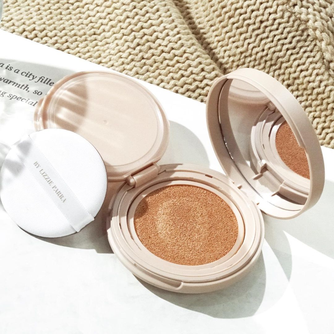 blpbeauty's tweet photo. Yang mana nih yang jadi base makeup andalan kamu? 

🔁 for #FaceBaseBLP
❤️ for #CoverCushionBLP 

P.S. reply juga dong alasan kamu pilih ituu https://t.co/Pggf2d0THC