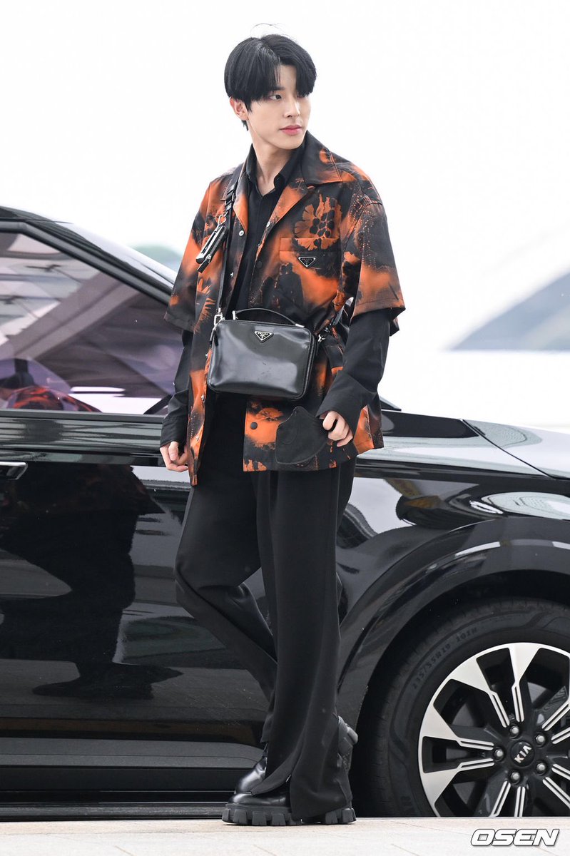 รู้เลยนะคะว่าเอนจีนหน้าทล.เราตอนนี้สลิ่มน้องเจคผมดำ #JAKE #ENHYPEN <a href="/ENHYPEN_members/">ENHYPEN</a>