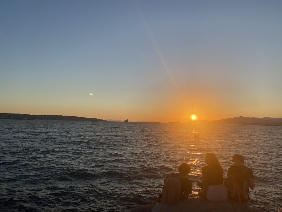 HariKJ1's tweet photo. Sun set🌅English Bay #Vancouver https://t.co/o6sxiQZFVo