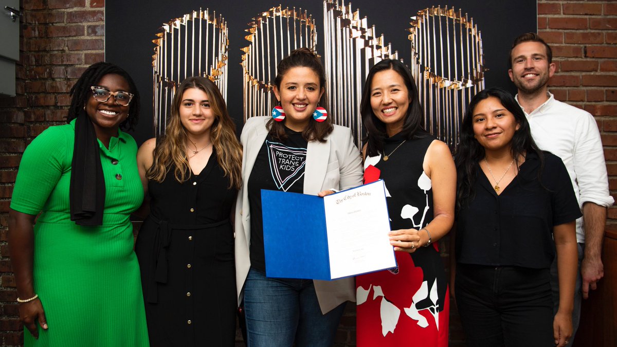 Bad Bunny Fan Info tweet media