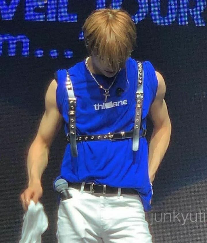 ccminionuw's tweet photo. por un monton de bots y decisión del publico tuitero gano hyunjin (again) al mas pijudo https://t.co/JlAlQLUgd7