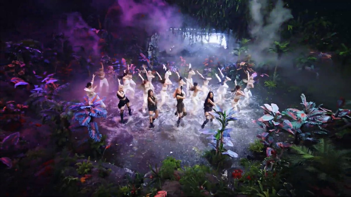 girlgrouparea's tweet photo. gg! Tell me your HONEST opinion the first time you 🎧 Pink Venom? 🔥
 https://t.co/s3PyLeCO2O