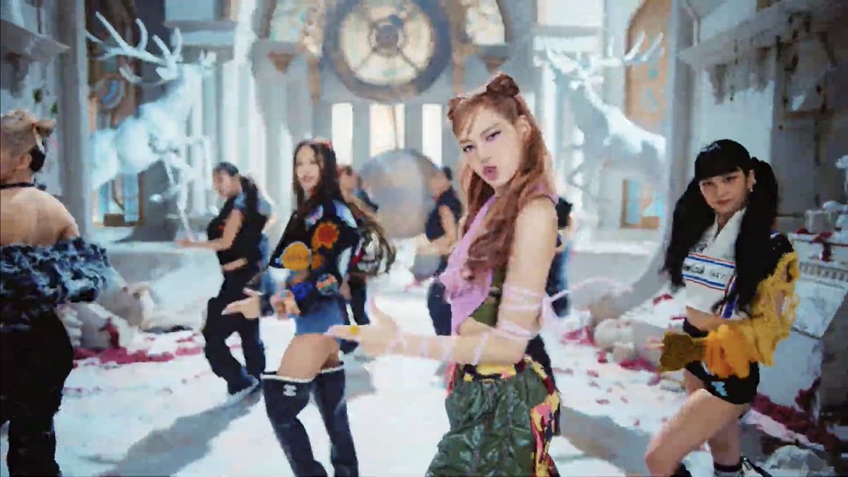 girlgrouparea's tweet photo. gg! Tell me your HONEST opinion the first time you 🎧 Pink Venom? 🔥
 https://t.co/s3PyLeCO2O