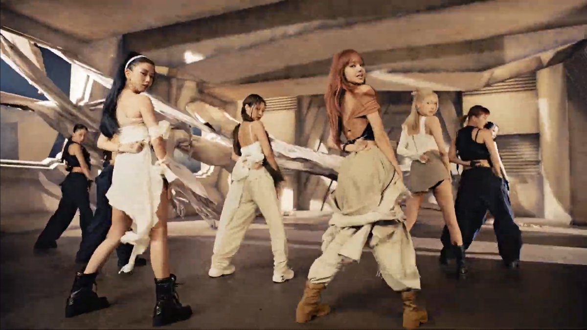 girlgrouparea's tweet photo. gg! Tell me your HONEST opinion the first time you 🎧 Pink Venom? 🔥
 https://t.co/s3PyLeCO2O
