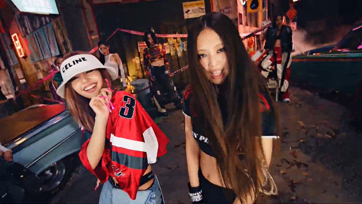 jiisoyaaaa_'s tweet photo. RAPPER JENNIE AND LISA🔥

BLACKPINK IS BACK
#PinkVenomOutTODAY
#PINKVENOM #BLACKPINK #JISOO #JENNIE #ROSÉ #LISA https://t.co/bjb6VgHuyj