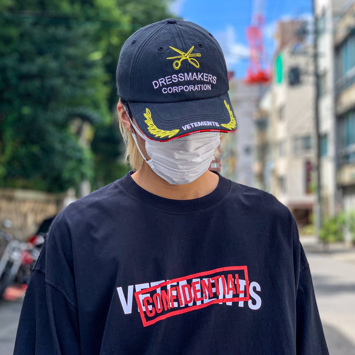REGGAWS_JBV's tweet photo. 【RECOMMENDED CAP】
-
CAP
@vetements_official 
-
T-SHIRT
@vetements_official 
サイズ：M
-
着用モデル
身長：170cm
体重：55kg
-
#vetements 
#reggaws #jackinthenet
#ヴェトモン 
#レガウス #ジャックインザネット #メンズファッション https://t.co/NvSa6IIhvv