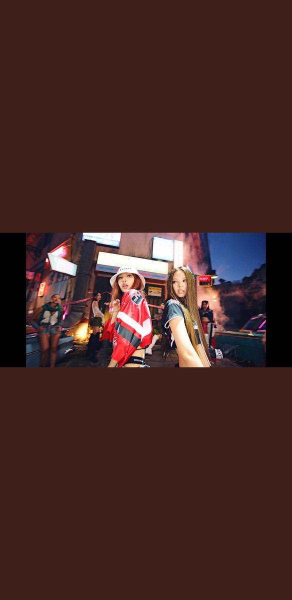 iiillllaaa's tweet photo. صارررتتت صاررتتت..#BLACKPINK https://t.co/jSRZNRzN7S