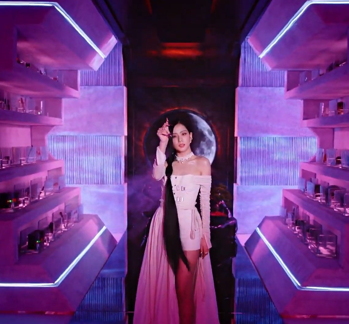 jslbpink's tweet photo. Blackpink regresó para demostrar porque son las reinas y el mejor grupo femenino de la historia.

BLACKPINK IS BACK
#PinkVenomOutTODAY
#PINKVENOM #BLACKPINK https://t.co/DlTeDdBOfl https://t.co/r74NLNcXqY