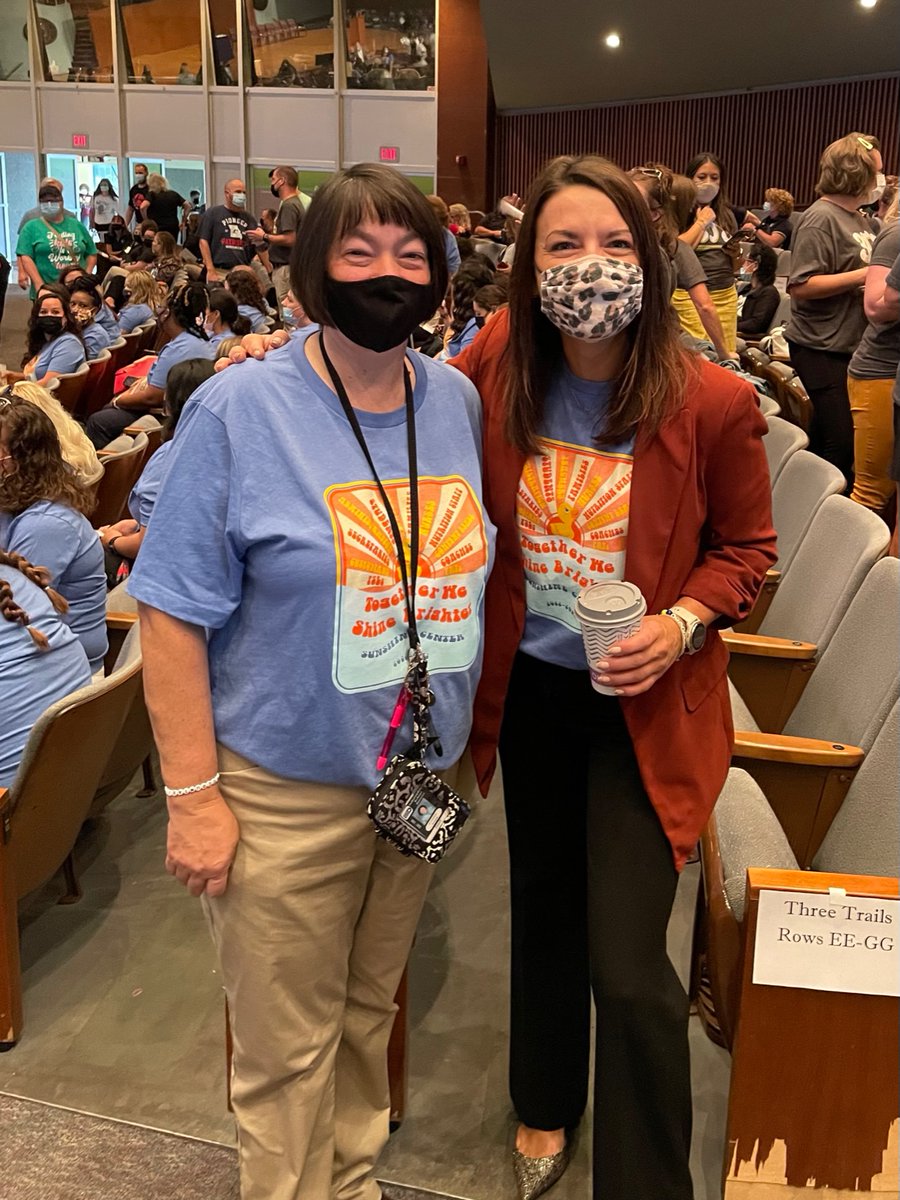 abigaelbiehl's tweet photo. Off to a great start! Today was an amazing day in the ISD full of celebration, team building, and welcoming Sunshine students and families. #isdstrong #togetherweshinebright https://t.co/skRwJBczgu