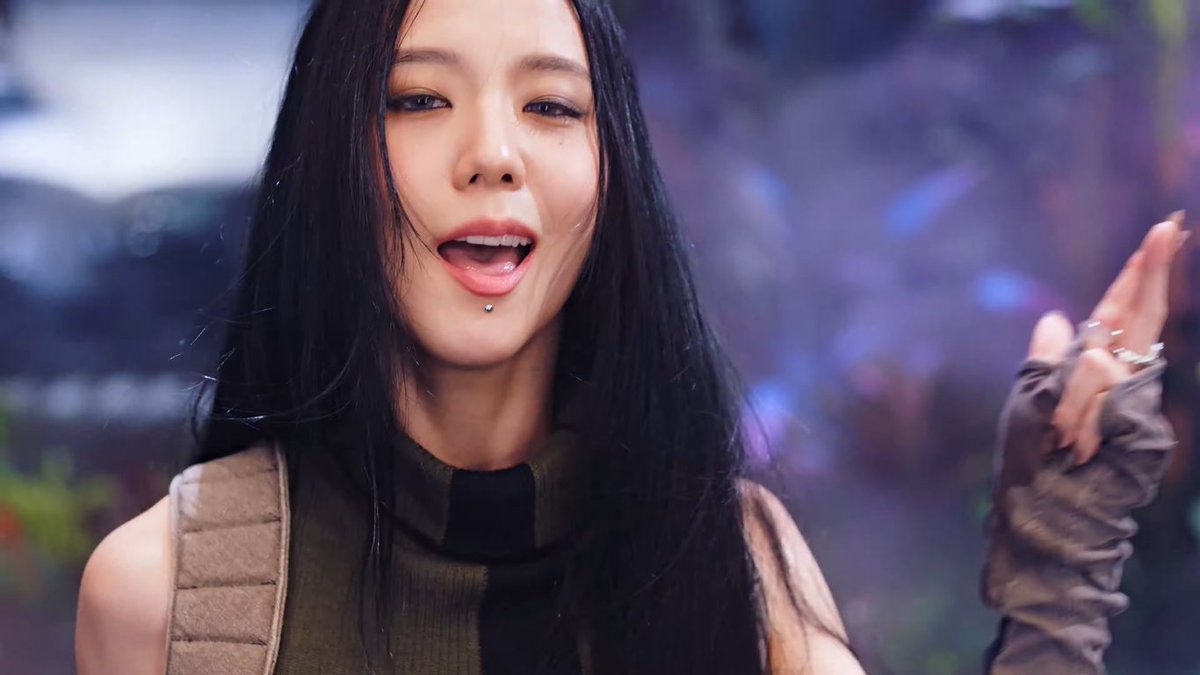 jisoogaIIery's tweet photo. https://t.co/SGrJTQ8EYN