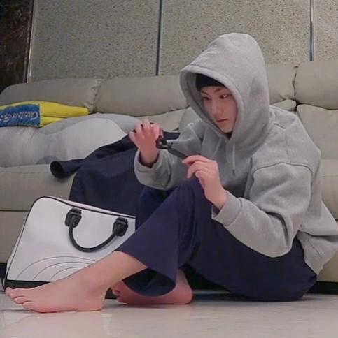 4thgemi9's tweet photo. 혼란스러운 냥정원🤔🐈
#JUNGWON #ENHYPEN #정원 #ENHYPENfanart #SOSOFUNwithENHYPEN #SOSOFUN #SOSOFUN_EP1 https://t.co/BlNW9wCnMU