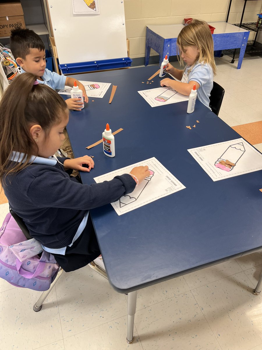 My little Jaguars practicing their fine motor skills.🎨 ☀️✏️ #findtheartinyourheart @PDN_Academy