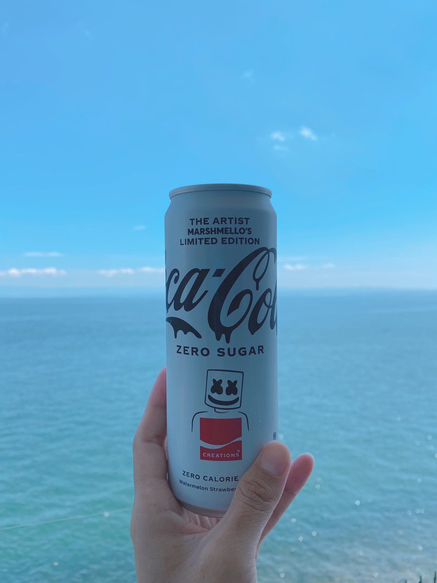 I finally found Marshmello cola!
It's strawberry flavored and delicious. I like it😋

#CocaCola #marshmello #strawberry