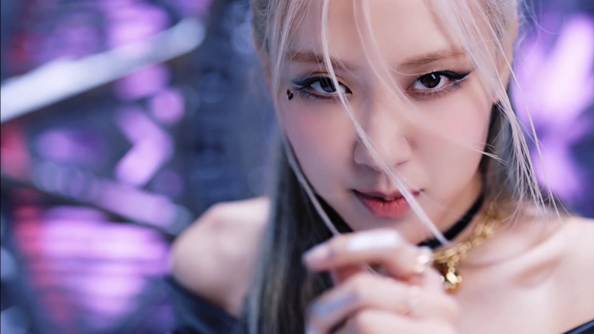 rosie (@roseannepics) on Twitter photo 