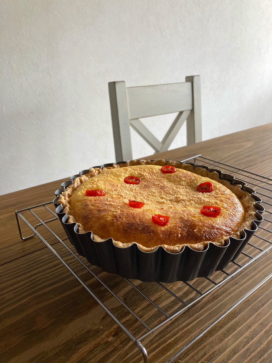 verb_cakecafe's tweet image. カフェバーブ·ᴥ·

𓌉◯𓇋 quiche lorraine
 ホワイトソースのキッシュ♡♡

 #cafe #coffee #icelatte #drip
 #quiche #quichelorraine #花
 #sakuzan #美濃焼 #キッシュ
 #静岡カフェ #静岡キッシュ #器