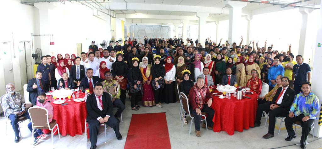 JKRWoksyop's tweet photo. 18 Ogos 2022
Majlis 6in1:
1.   Majlis Perjumpaan Bersama KJM
2.   Majlis Persaraan Warga BPMek 2022
3.   Majlis Ikrar Bebas Rasuah
4.   Majlis High-tea tamat 15juz
5.   Majlis serahan tugas JMP
6.   Majlis clock-out terakhir Hj Azmi bin Mohamad Salleh

@JKRMalaysia
@JKR_CKM https://t.co/h5wTaHKQ5o
