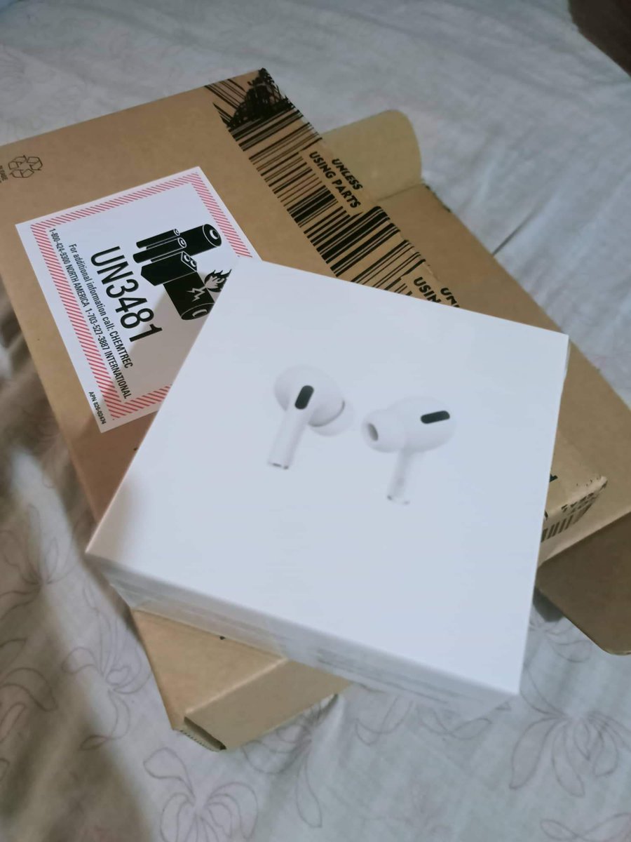<a href="/MagicalRavers/">Magical Ravers</a> and <a href="/cherry_rave/">RaveRCherry</a>  Thank you I just received my airpods pro😻

#AirPods #NFT